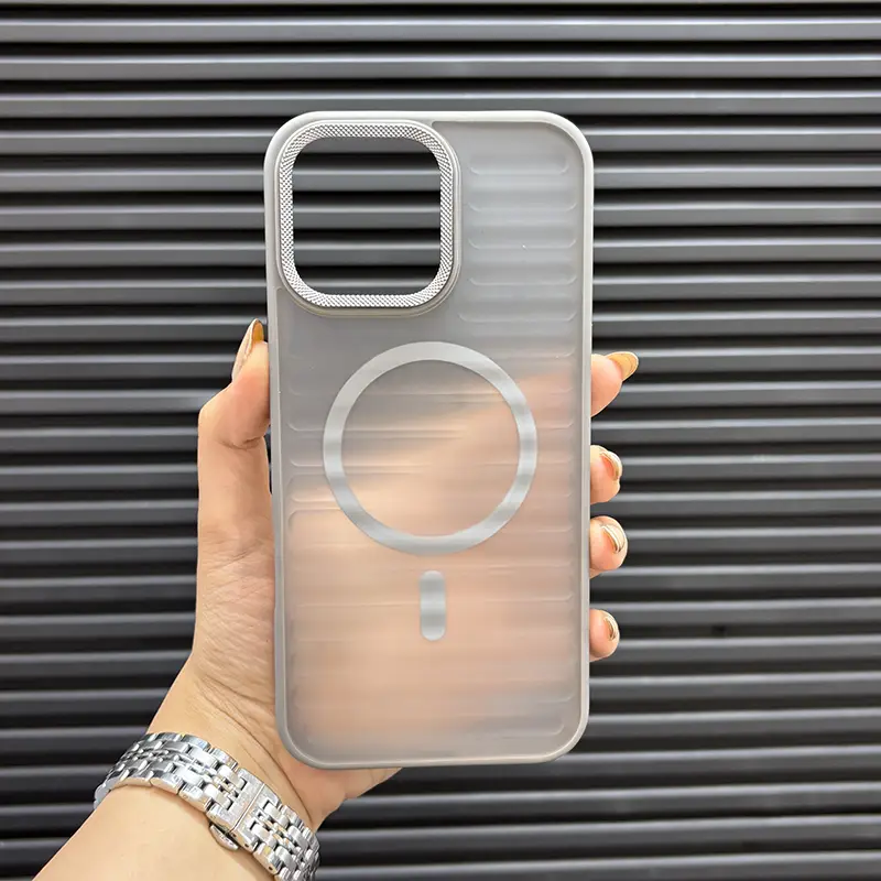 قاب (کاور، گارد، کیس) آیفون 16 پرومکس (iphone 16 pro max) یانگ کیت مات مگ سیف و محافظ لنز دار برجسته طوسی